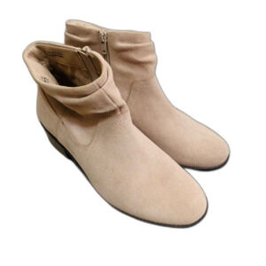 Vionic Kanela women's weather-resistant heeled bootie in nude/tan suede 8.5
